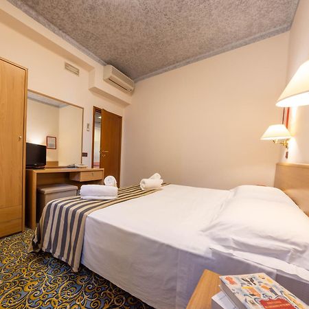 Hotel Giardinetto Desenzano del Garda Exterior photo