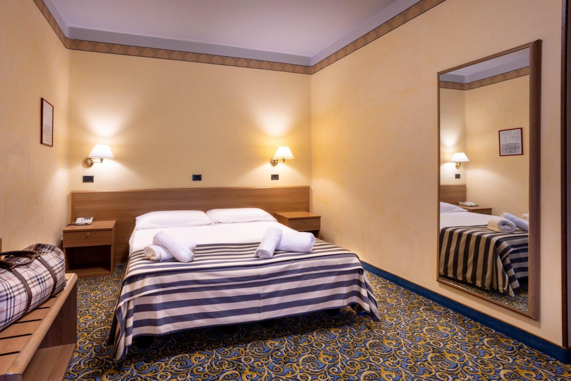Hotel Giardinetto Desenzano del Garda Exterior photo