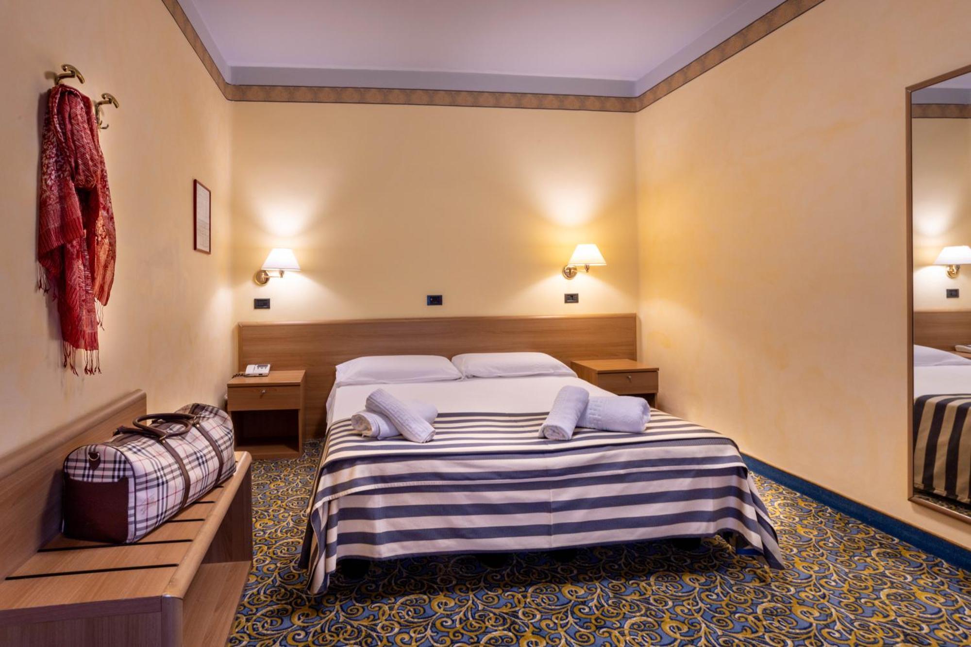 Hotel Giardinetto Desenzano del Garda Exterior photo