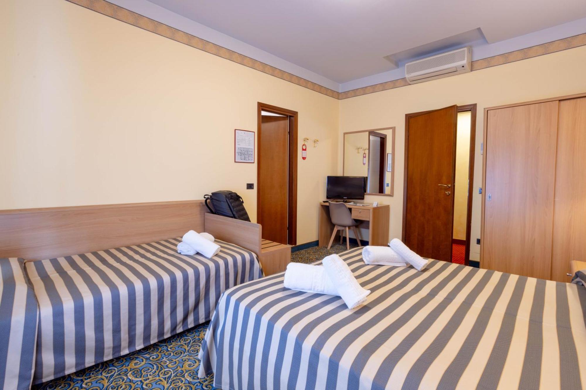 Hotel Giardinetto Desenzano del Garda Exterior photo