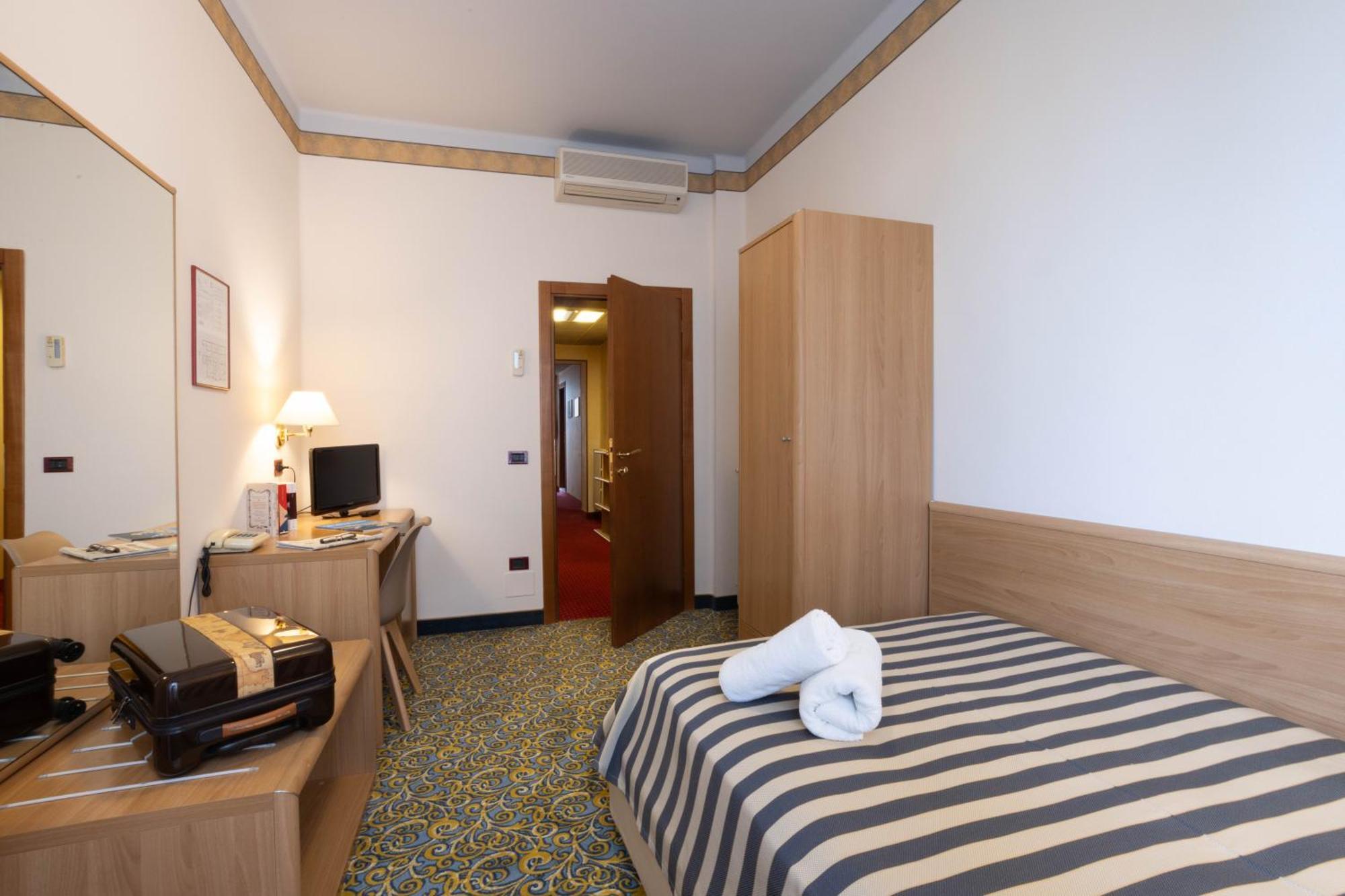 Hotel Giardinetto Desenzano del Garda Exterior photo
