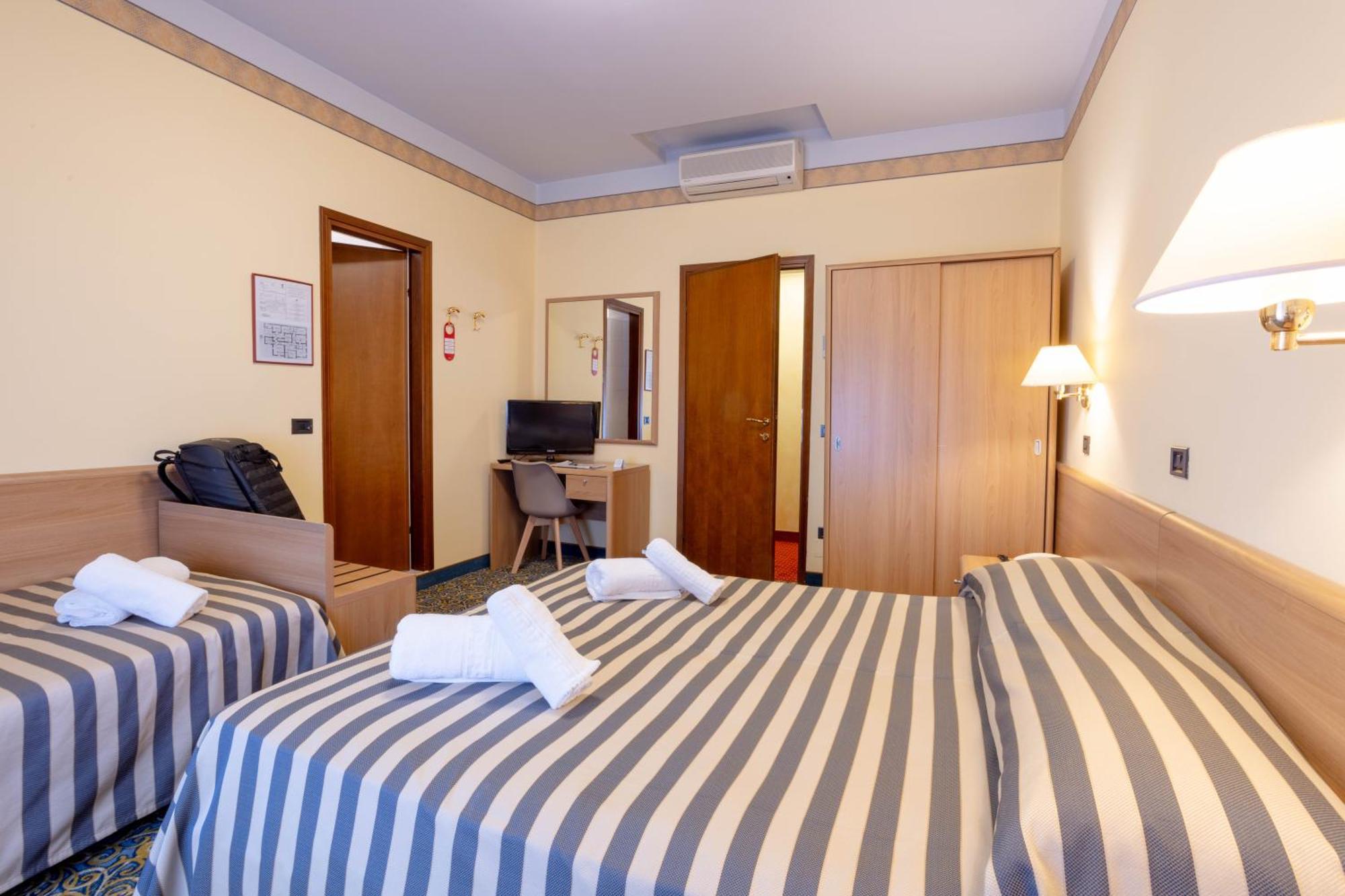 Hotel Giardinetto Desenzano del Garda Exterior photo
